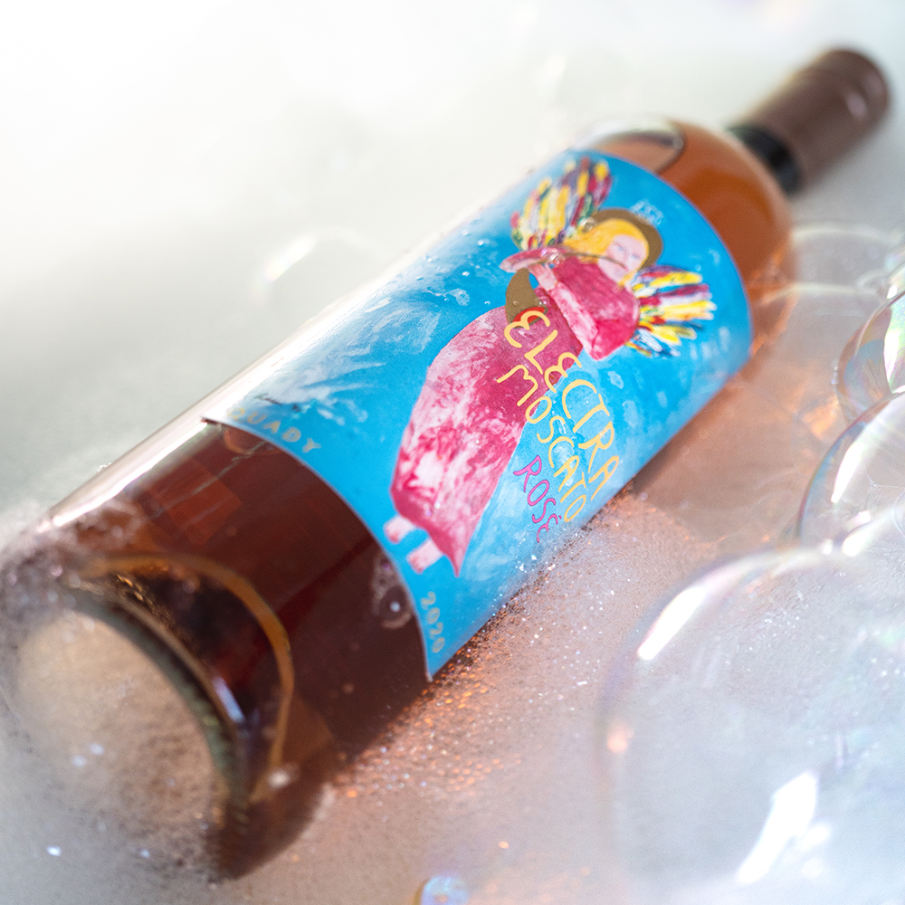 Electra Moscato Rose in bubbles